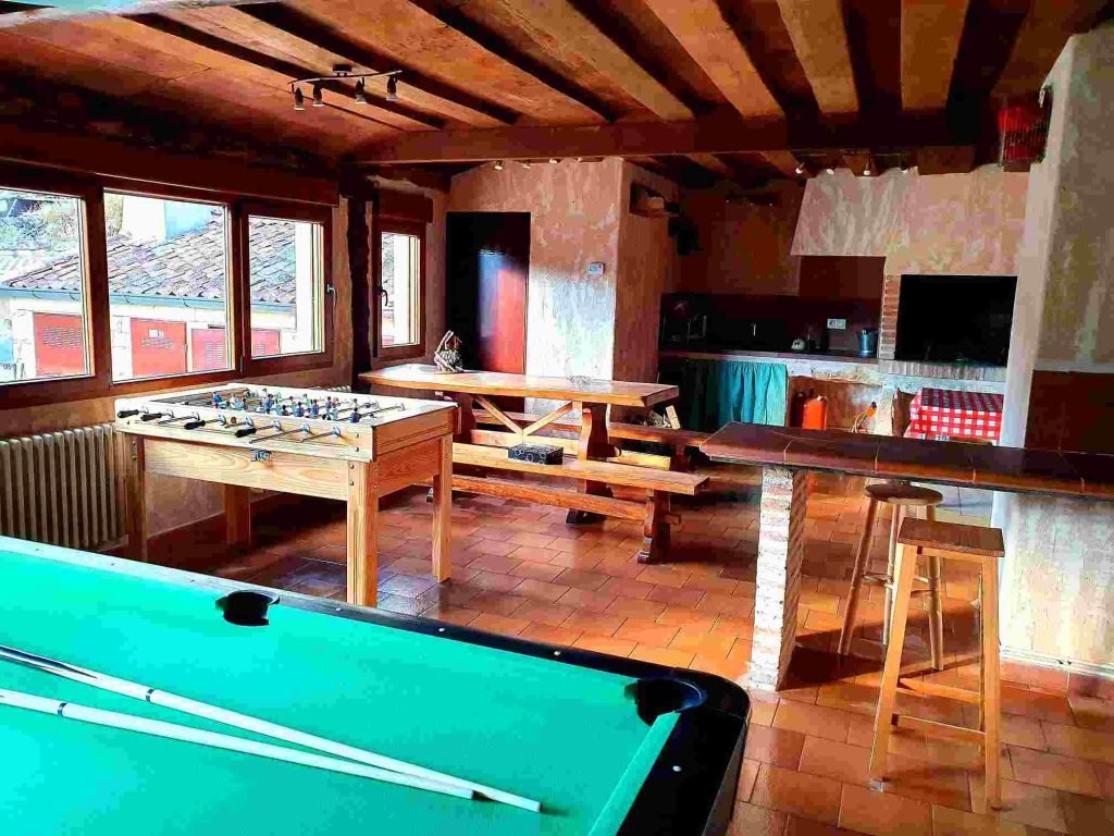 Casa Rural La Fuente del Poval sala de juegos 2