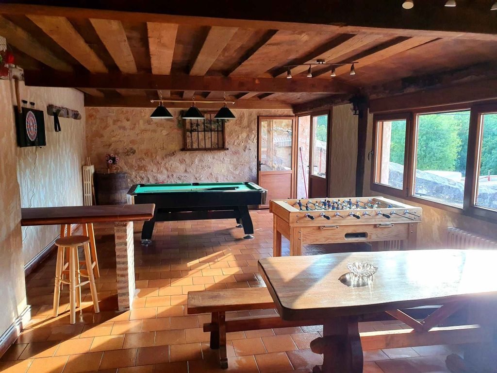 Casa Rural La Fuente del Poval sala de juegos 3